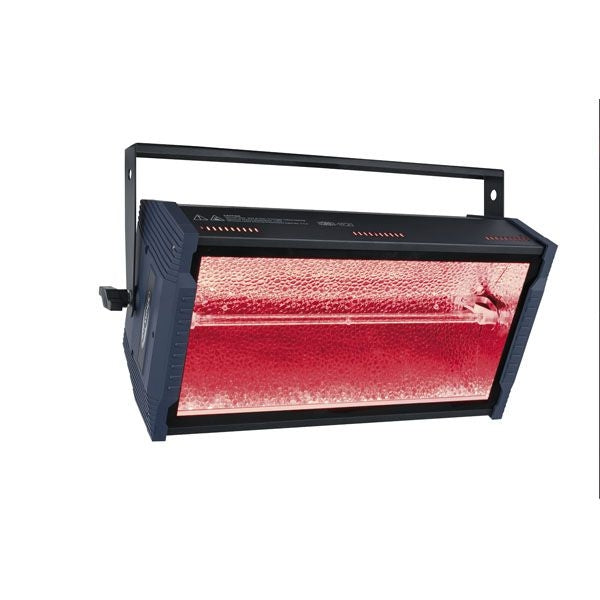 SHOWTEC TITAN STROBE BLAZE Stroboskopas