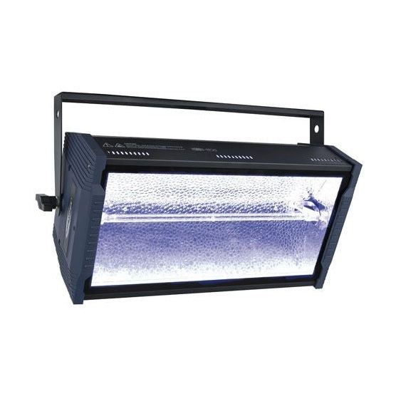 SHOWTEC TITAN STROBE BLAZE Stroboskopas