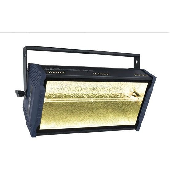 SHOWTEC TITAN STROBE BLAZE Stroboskopas