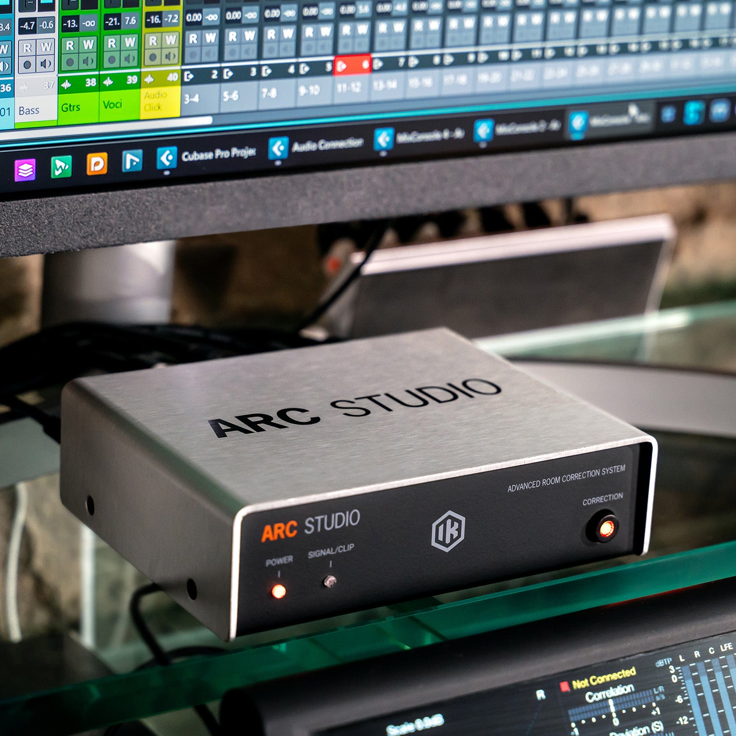 IK Multimedia ARC Studio Acoustic Correction Processor