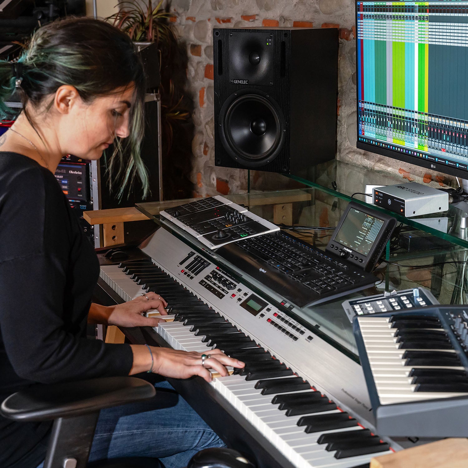 IK Multimedia ARC Studio Acoustic Correction Processor