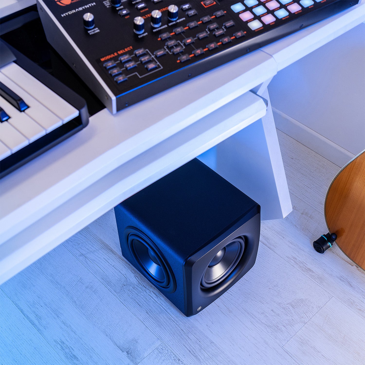 IK MULTIMEDIA iLoud Sub