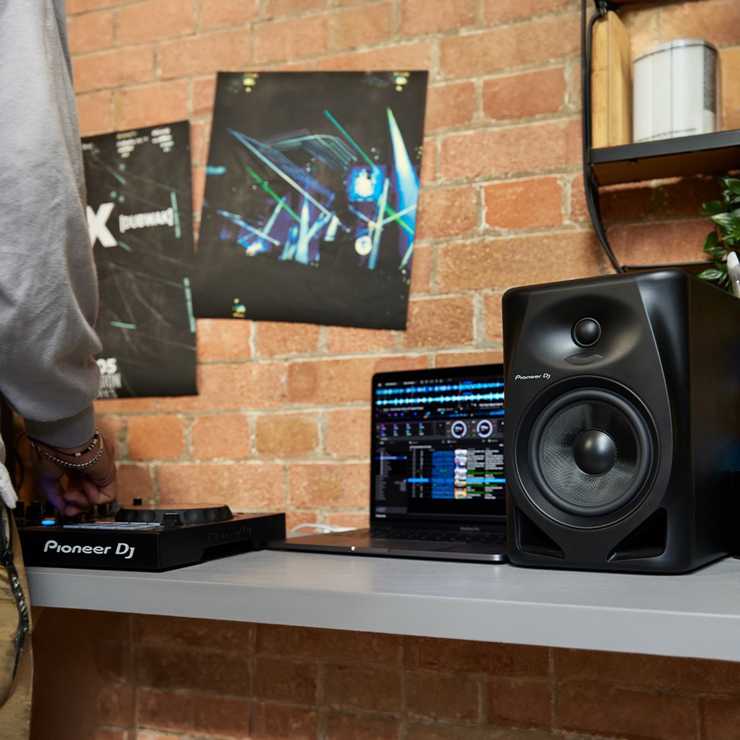 PIONEER DM-40D BT Monitorinės kolonėlės (Juodos)