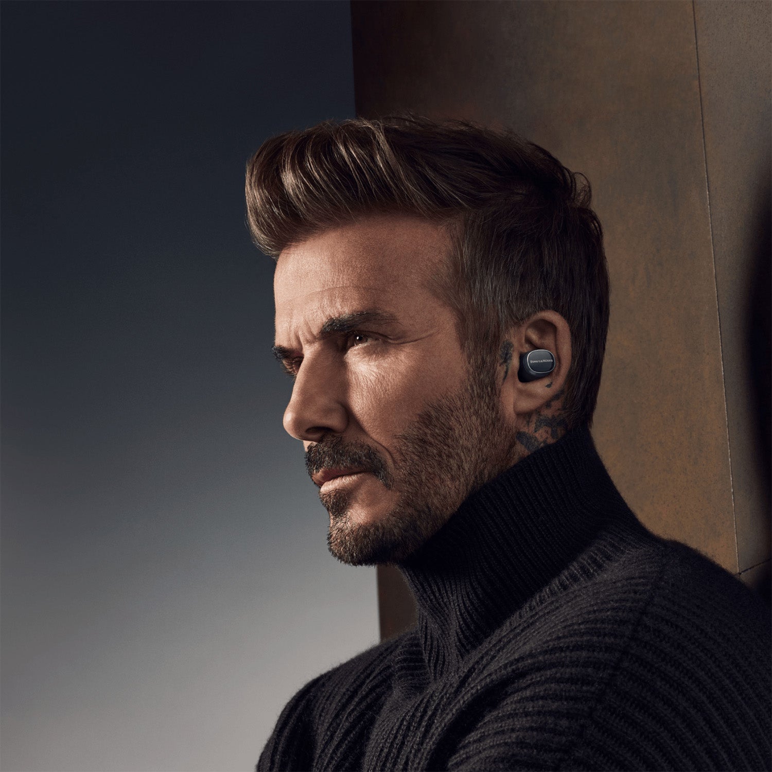 BOWERS & WILKINS Pi8 Wireless Headphones