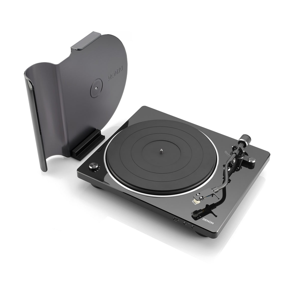 Denon DP-450USB juodas patefonas, su dangčiu ant stovo