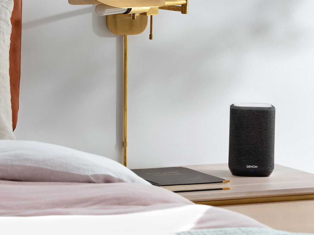 Denon Home 150 belaidė garso kolonėlė, juoda, kolonėlė kambario aplinkoje