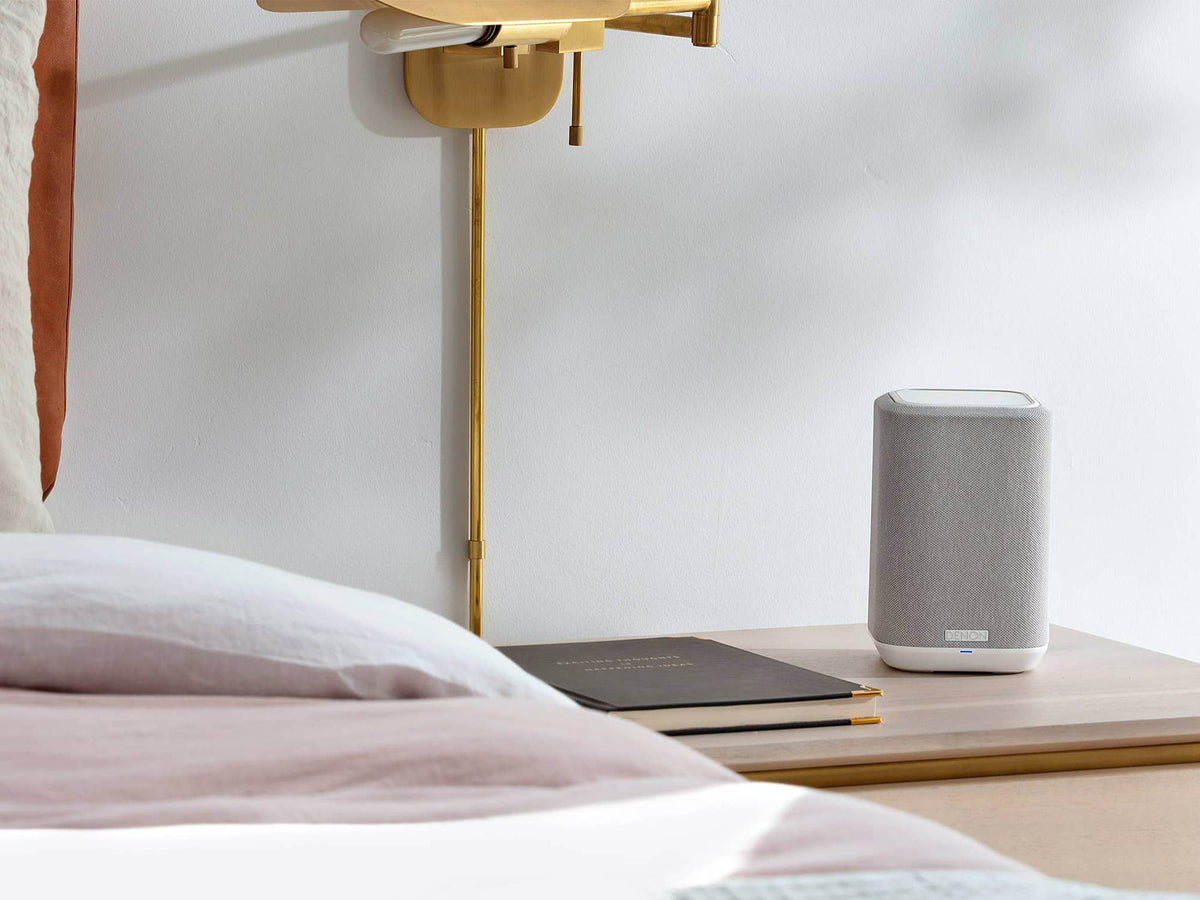 Denon Home 150 belaidė garso kolonėlė, balta, kolonėlė kambario aplinkoje