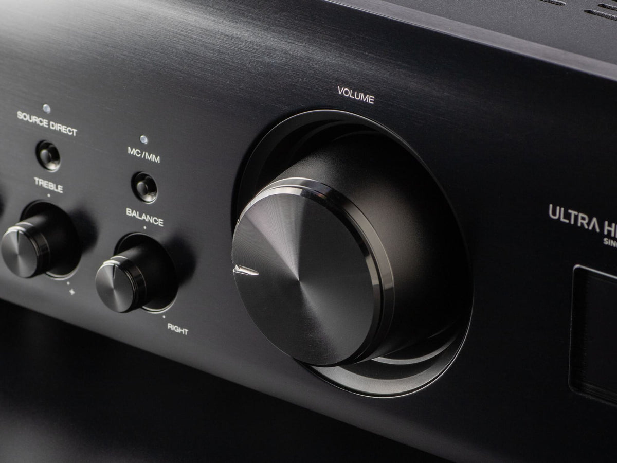 Denon PMA-1700NE black integrated amplifier, volume control detail