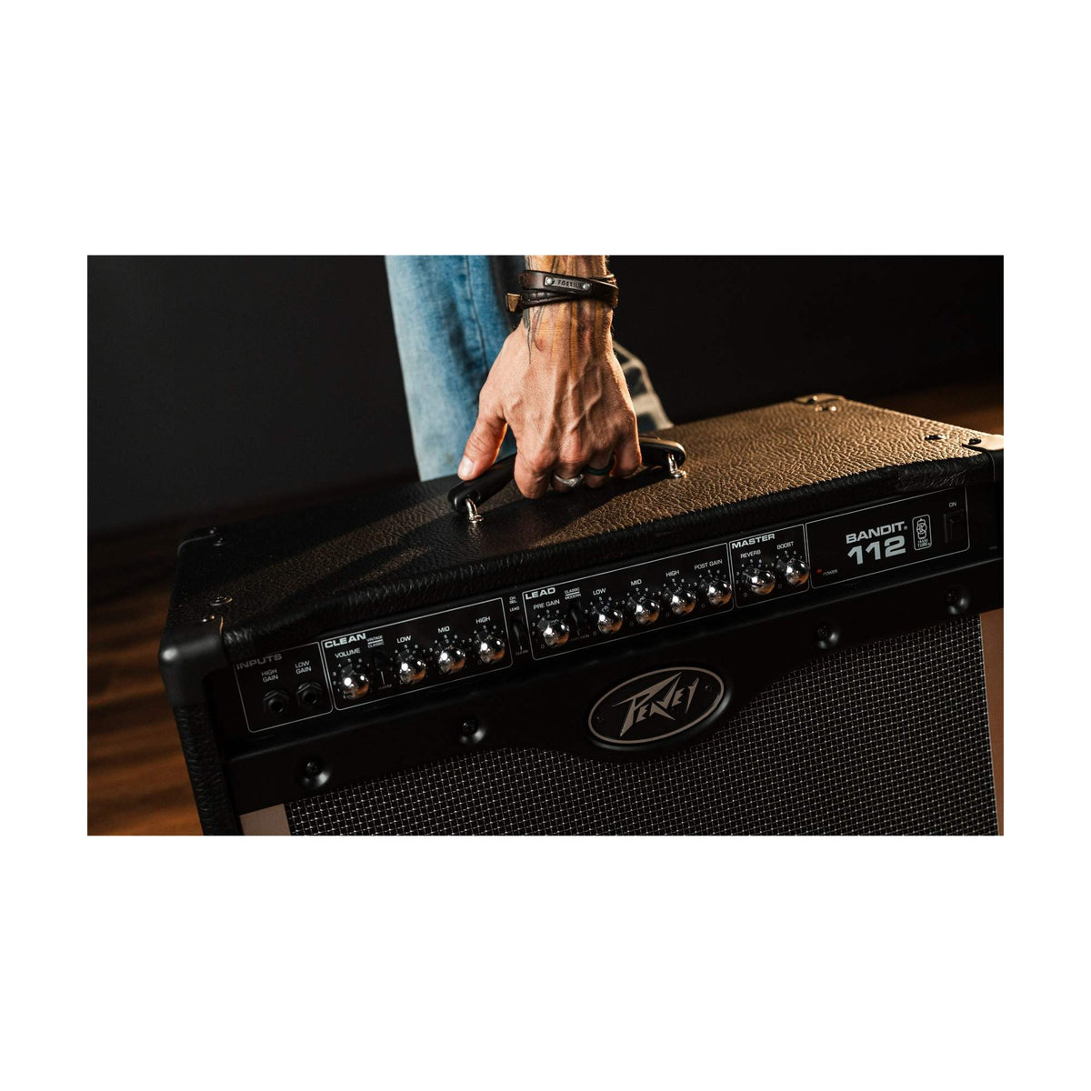 Peavey Bandit 112 gitaros stiprintuvas, nešimo rankenos ir valdymo skydelio detalė