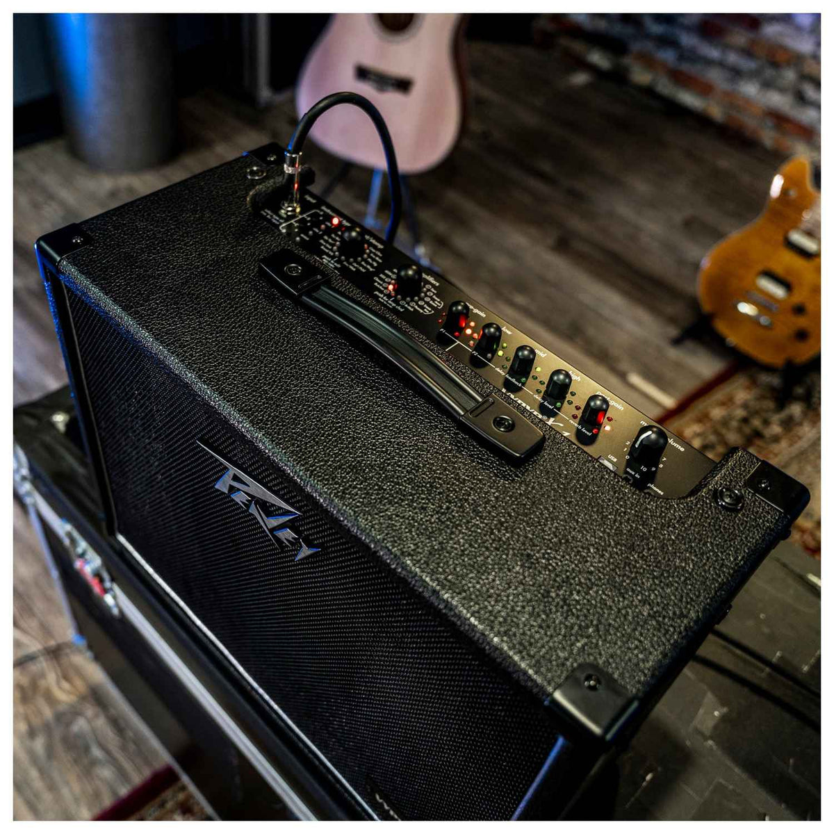 Peavey VYPYR X1 gitaros stiprintuvas, stiprintuvo valdikliai grojimo aplinkoje
