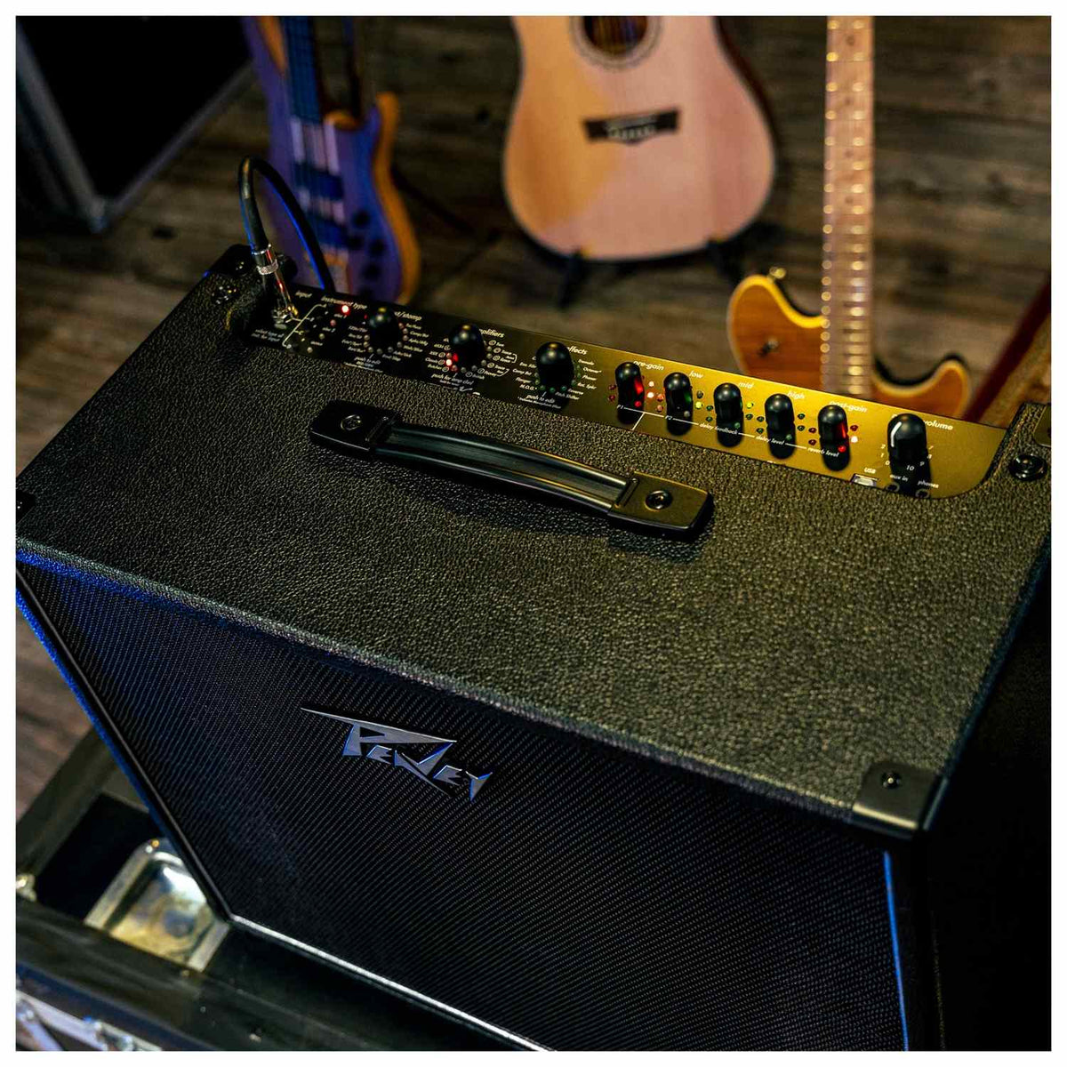 Peavey VYPYR X2 gitaros stiprintuvas, stiprintuvo valdikliai grojimo aplinkoje