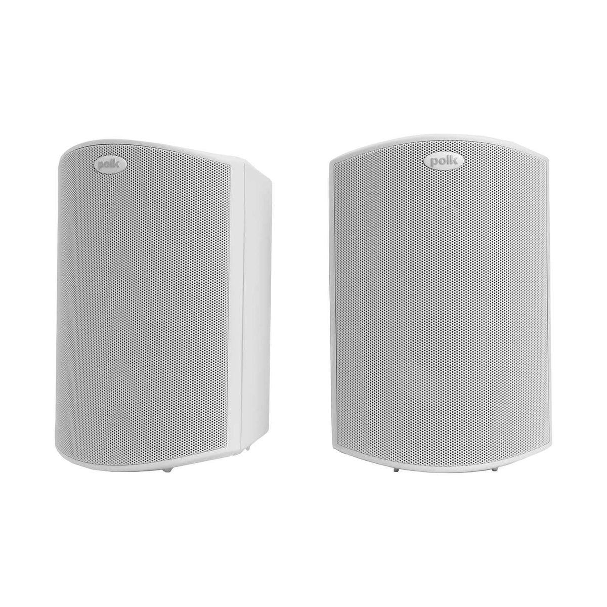 Polk Audio Atrium 4 baltos spalvos lauko garso kolonėlė, pora su grotelėmis, vaizdas kampu