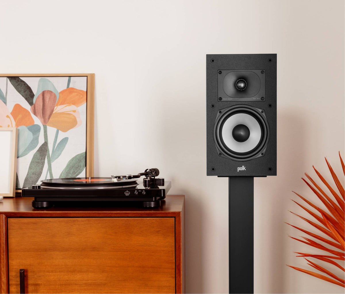 Polk Audio Monitor XT20 lentyninė kolonėlė, klausymosi kambaryje