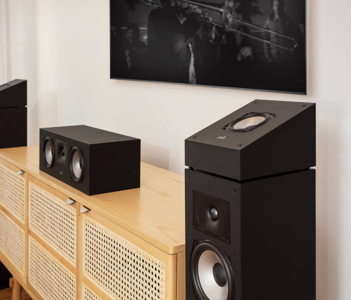 Polk Audio Monitor XT90 aukščio kanalo kolonėlė, klausymosi kambaryje