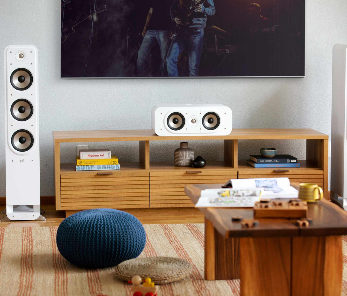 Polk Audio Signature Elite ES30 baltos centrinės kolonėlės, vaizdas interjere iš kitos pusės