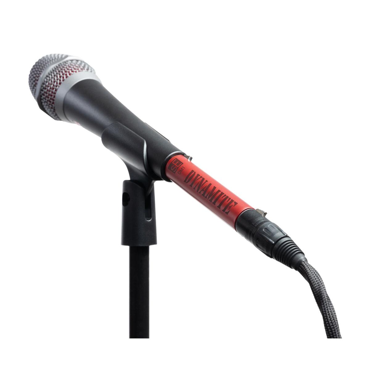 sE Electronics DM1 Dynamite prijungtas prie dinaminio mikrofono