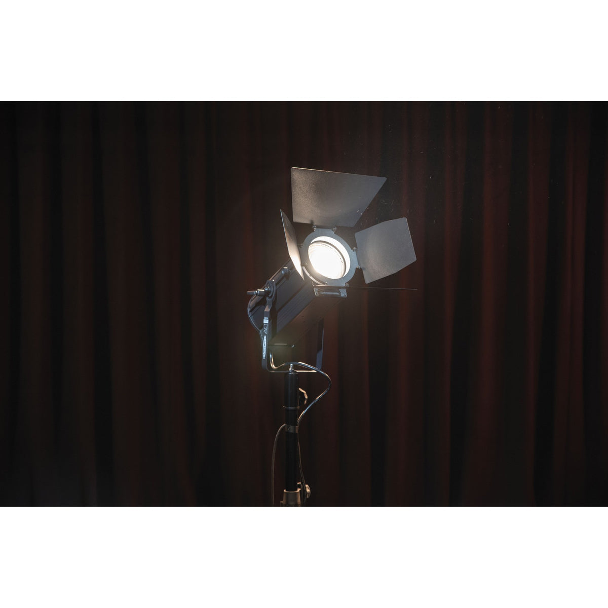 Showtec ACT Fresnel 150 WW Fresnel Spotlight, operating fixture on a stand