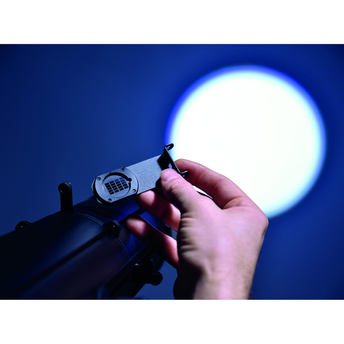 Showtec ACT Profile 50 RGBAL Profile Spotlight, replacing the gobo