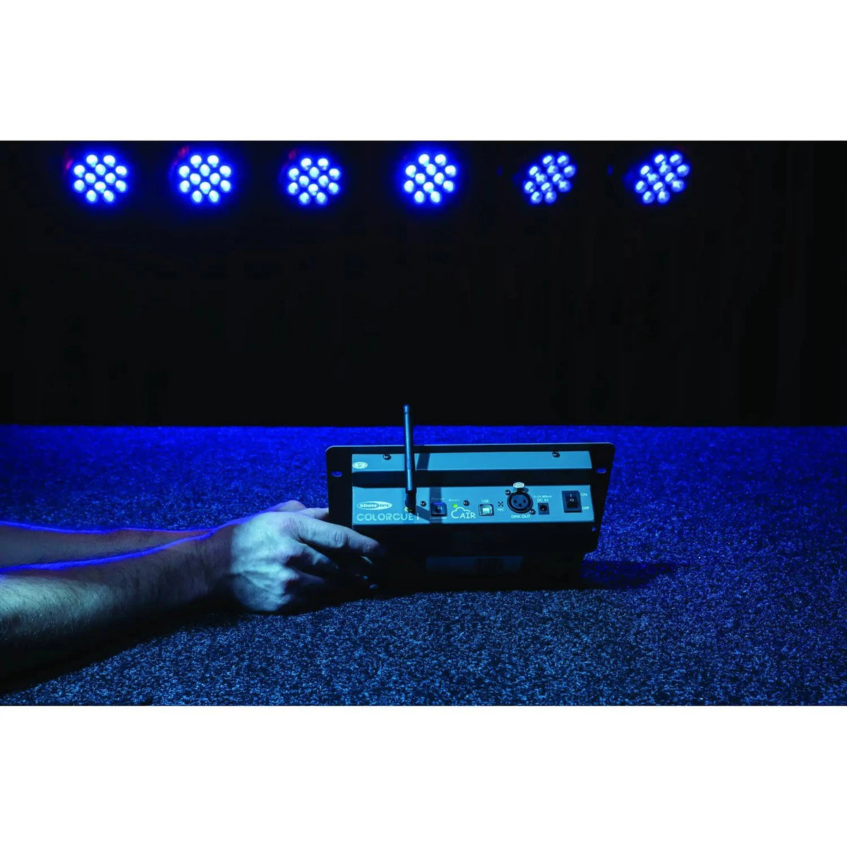 Showtec ColorCue 1 Air DMX pultas, belaidžio valdymo pavyzdys, galinė pulto pusė