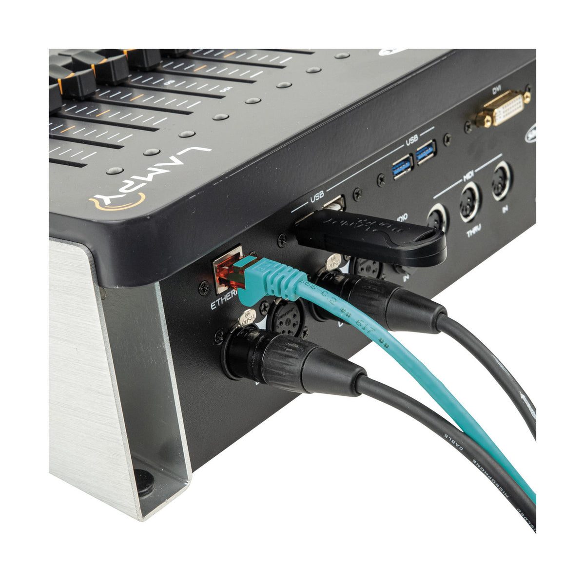 Showtec LAMPY DNGL USB plėtros raktas, prijungtas prie atskirai parduodamo LAMPY pulto