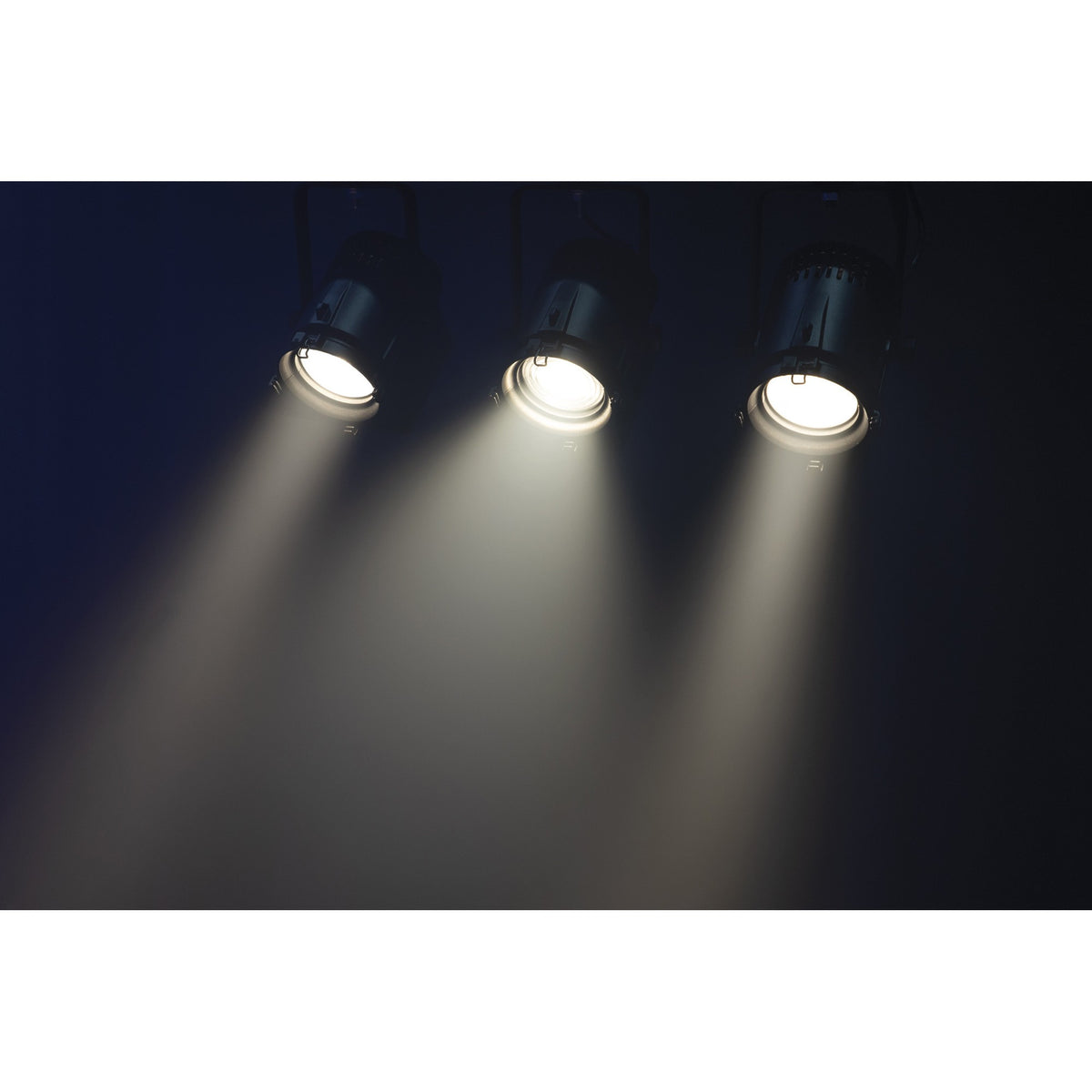 Showtec Performer Fresnel Mini DMX, Performer series warm-white beams