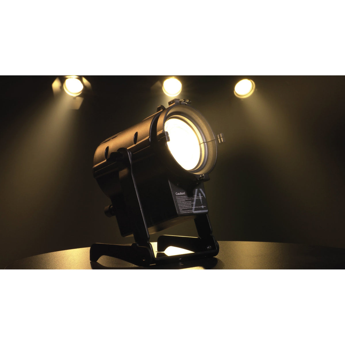 Showtec Performer Fresnel Mini DMX, Performer series lighting with a guitarist