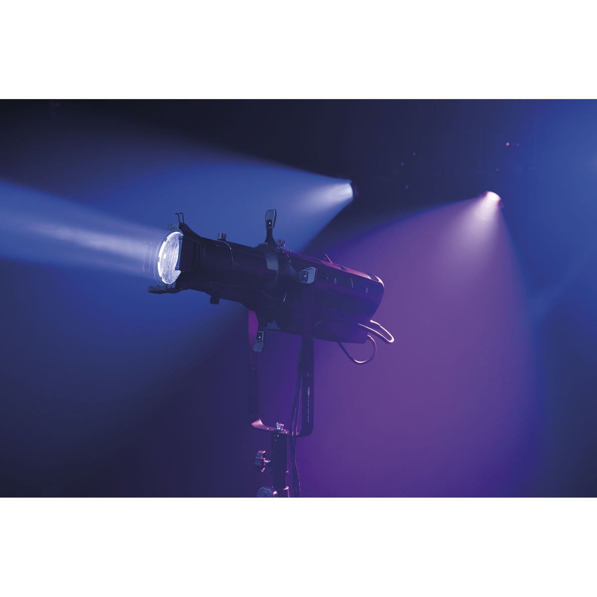 Showtec Performer Profile 700 Q6, blue output with optional optics