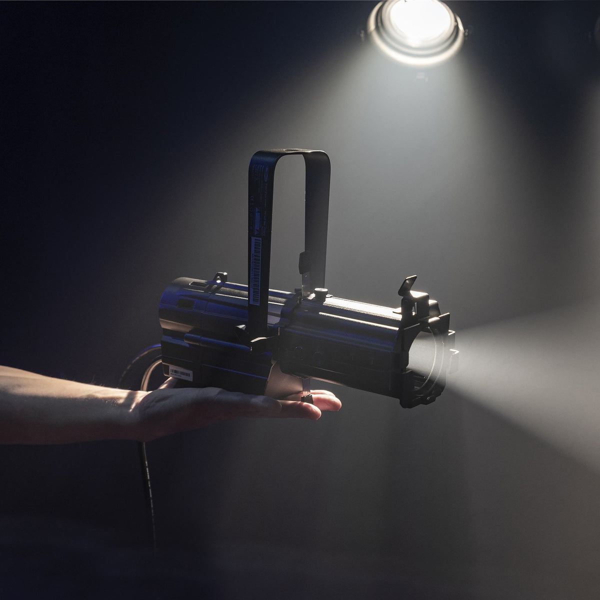 Showtec Performer Profile Mini, white light demonstration with optional optics