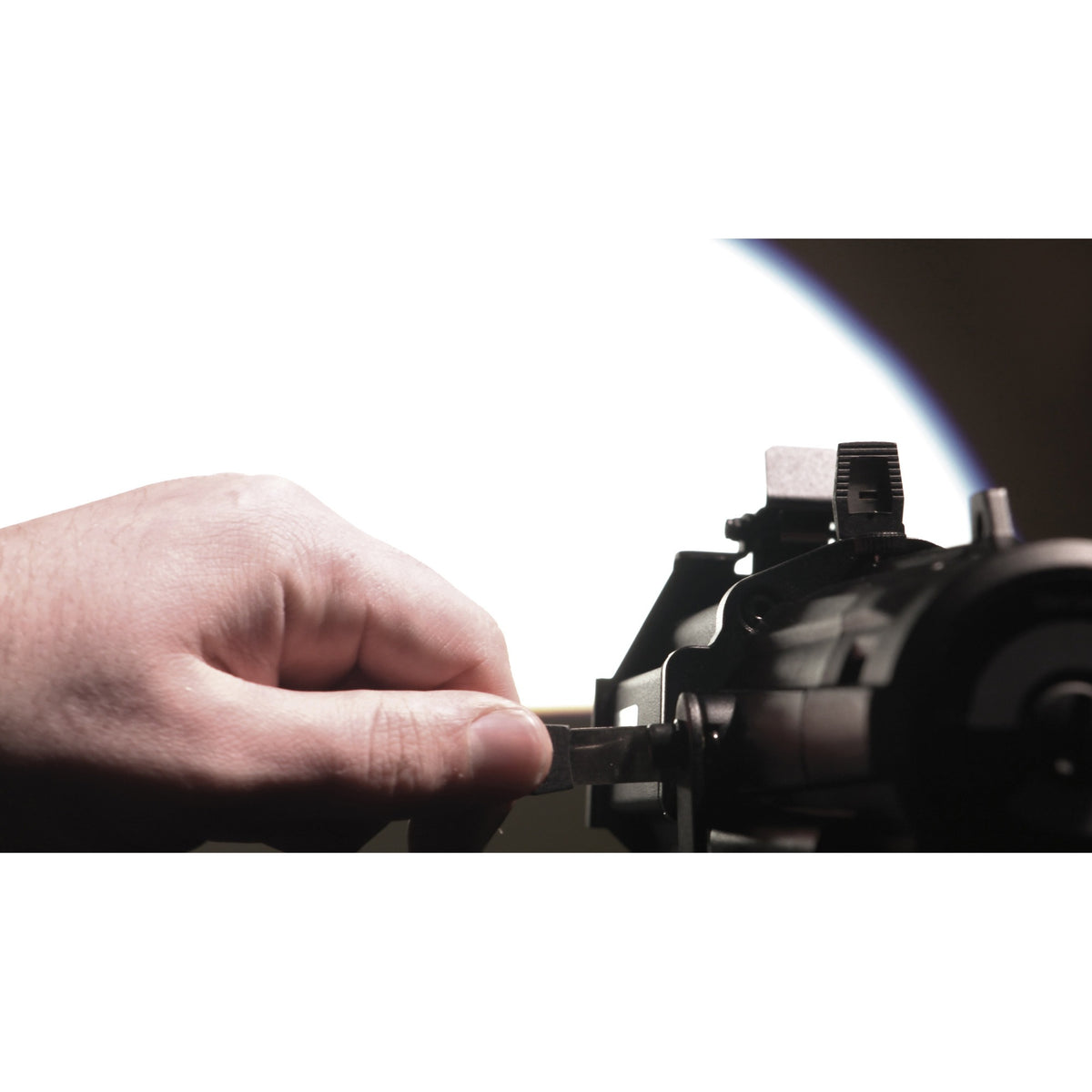 Showtec Performer Profile Mini, framing demonstration with an optional shutter barrel