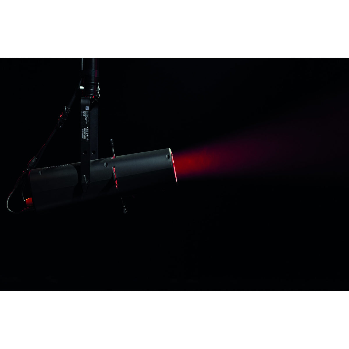 Showtec Performer Profile Zoom 150 Q6, red light beam