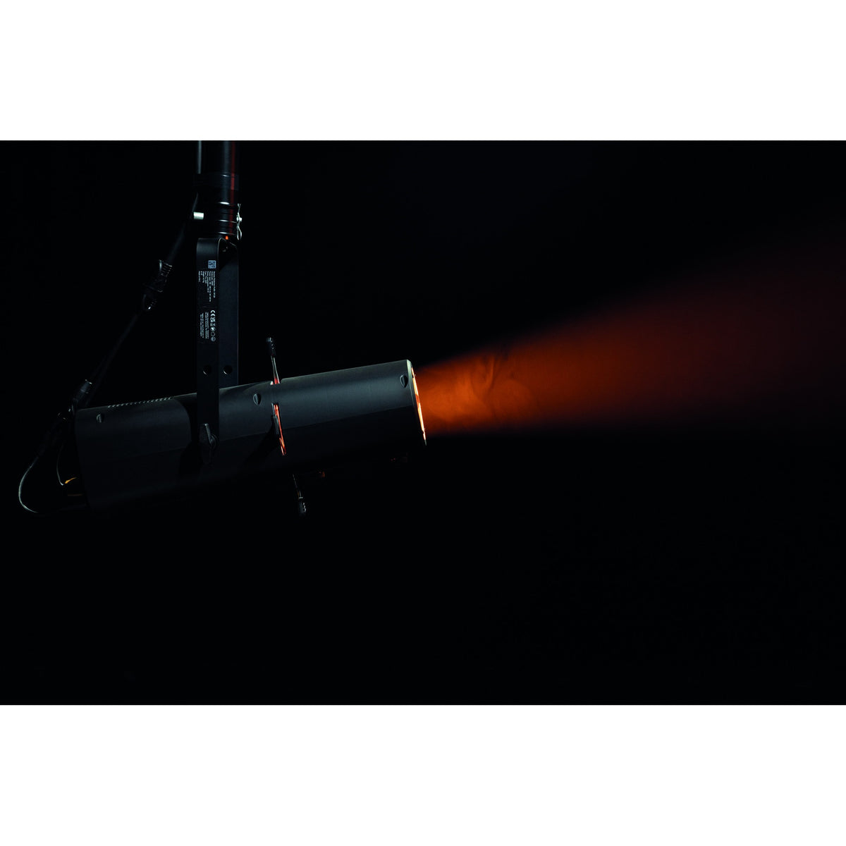 Showtec Performer Profile Zoom 150 Q6, orange light beam