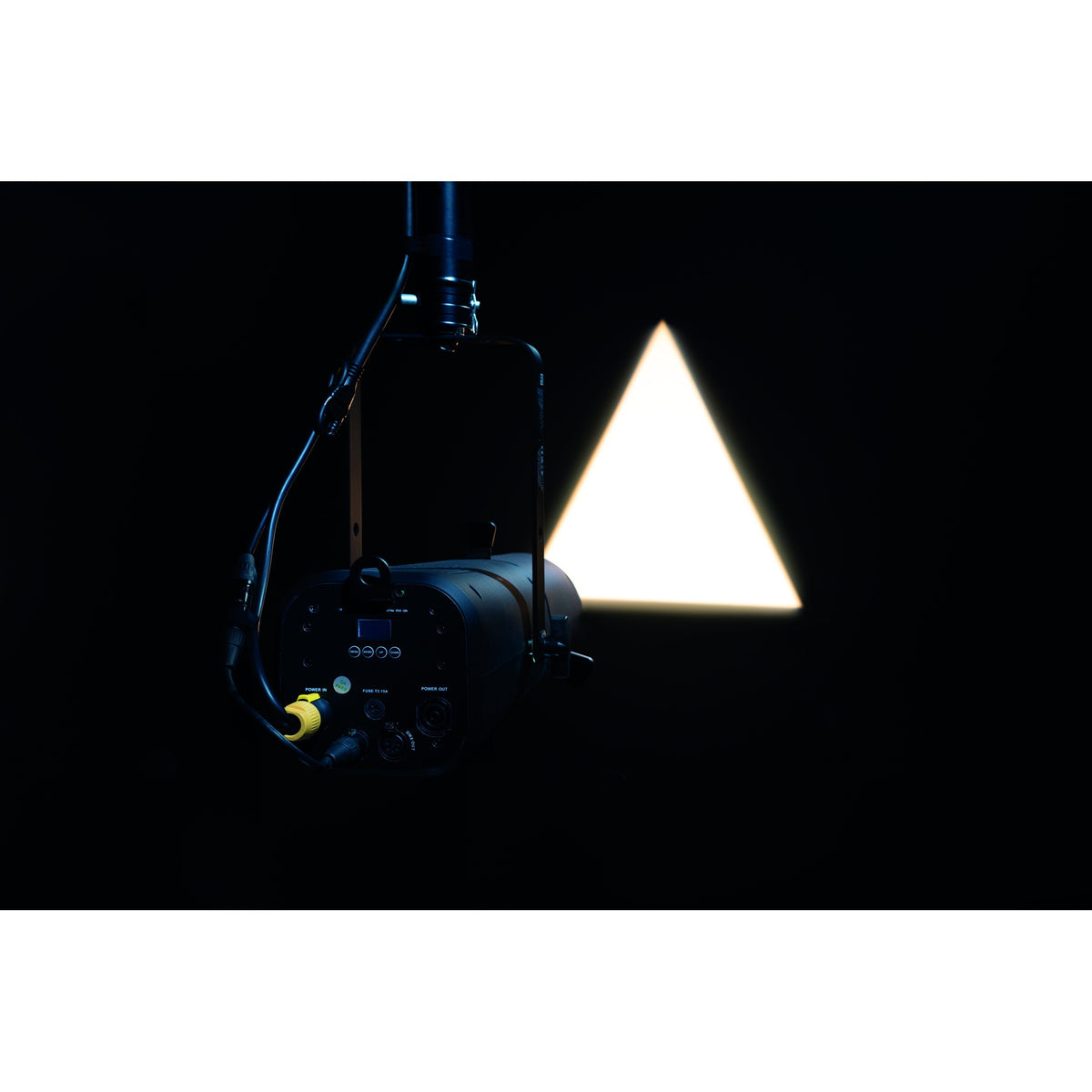 Showtec Performer Profile Zoom 150 Q6, triangular light shaped with framing shutters