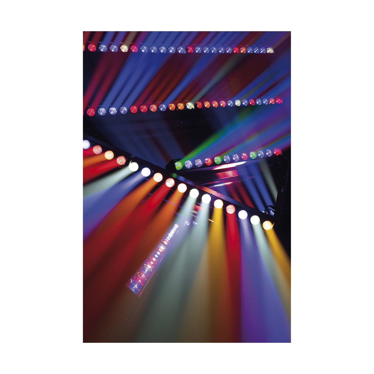 Showtec Phantom 1220 Zoombar judantis linijinis prožektorius, atskirų LED spalvų efektai scenoje