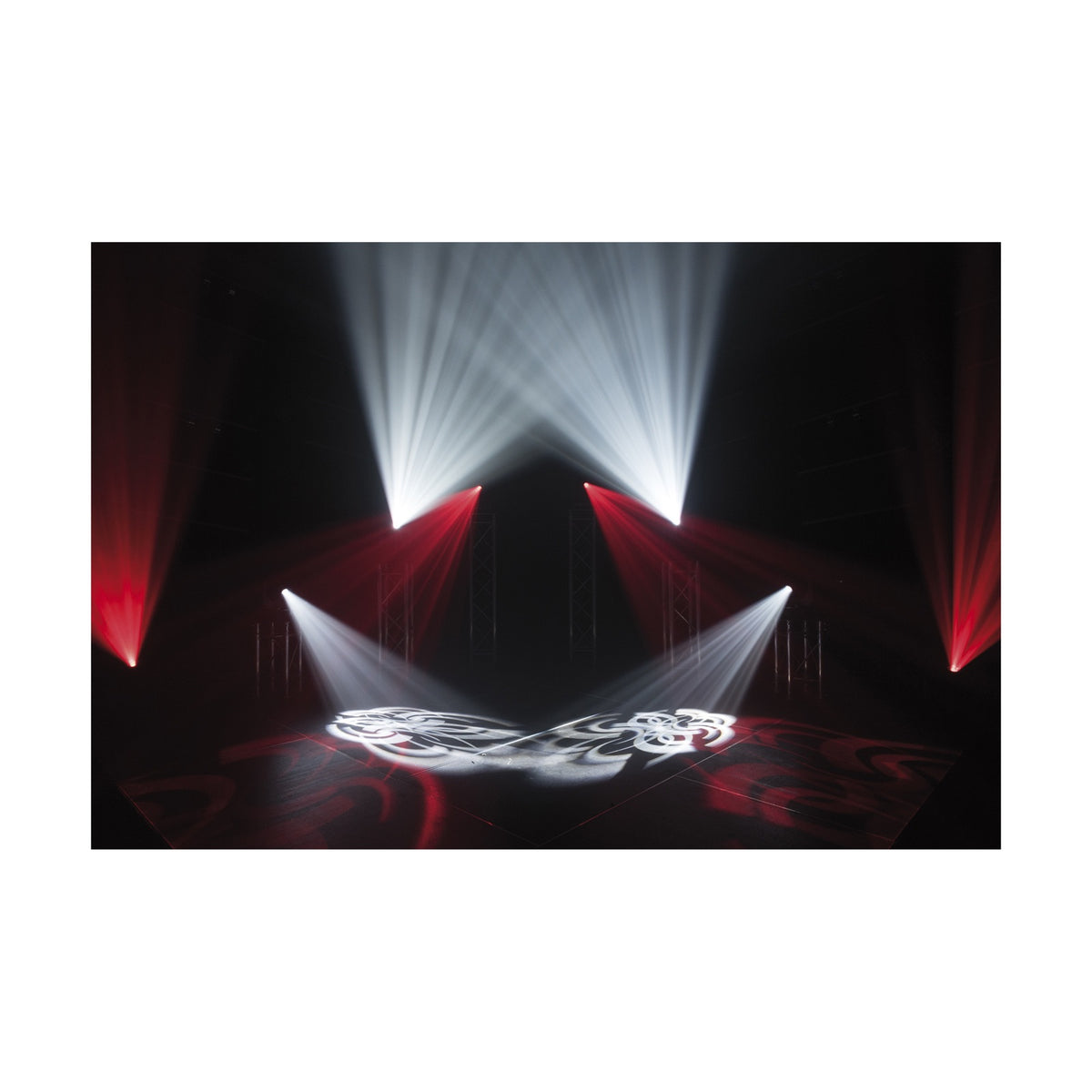 Showtec Phantom 130 Spot judanti galva, gobo projekcijos ir spindulių efektas