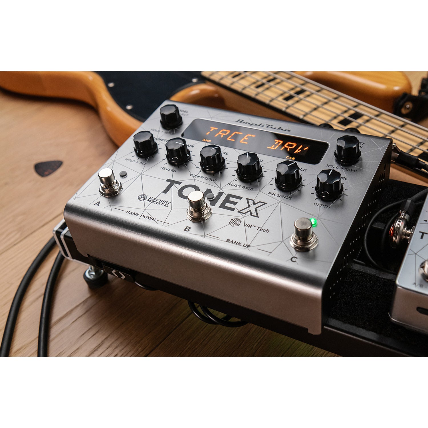 IK Multimedia TONEX Pedal Bass bosinės gitaros efektų pedalas