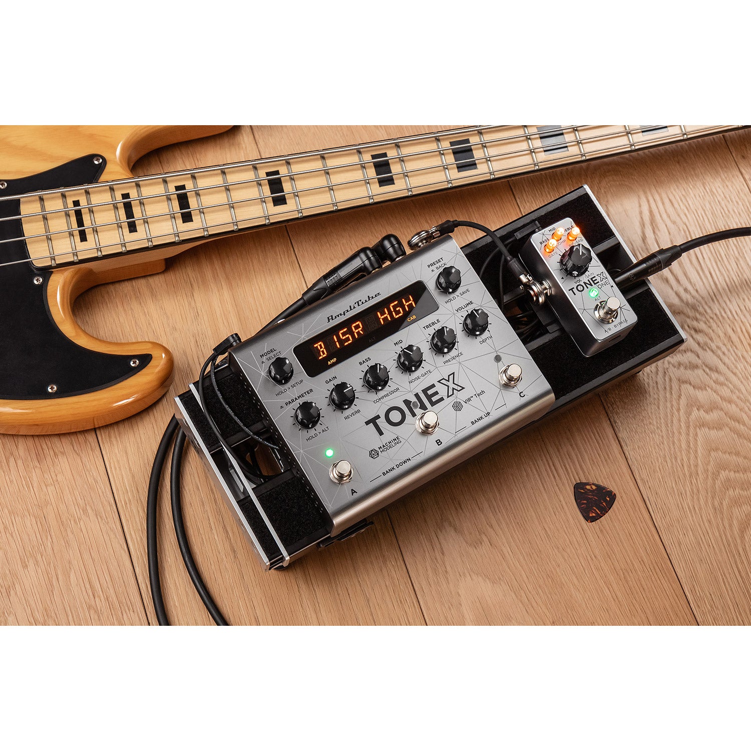 IK Multimedia TONEX Pedal Bass bosinės gitaros efektų pedalas