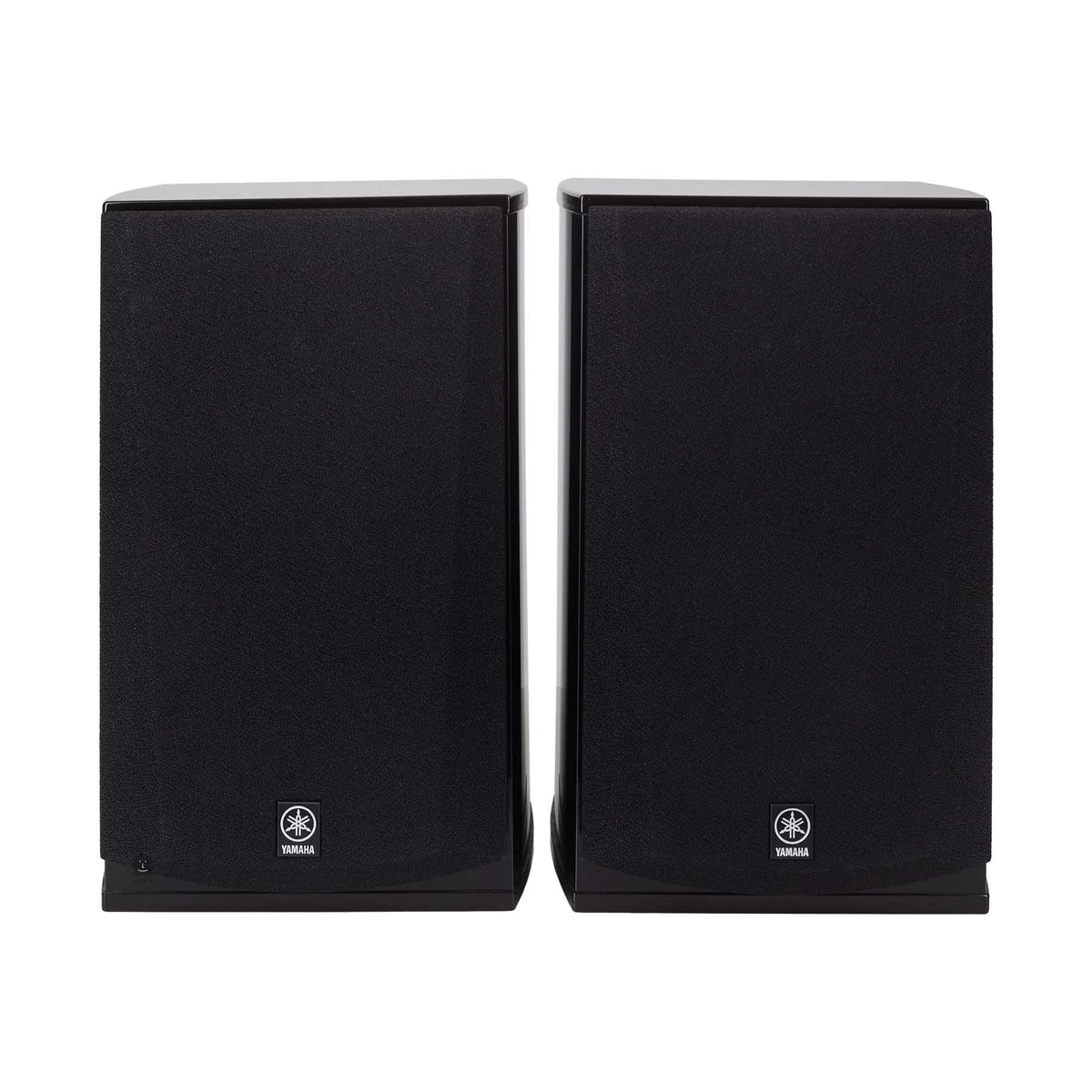 Yamaha NS-333 lentyninė garso kolonėlė: kolonėlių priekis su grotelėmis