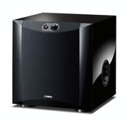 Yamaha NS-SW200 – juoda kolonėlė, vaizdas iš priekio kampu