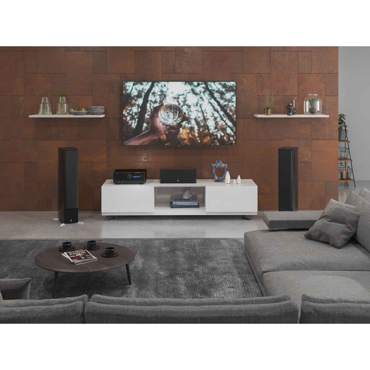 Yamaha RX-V4A namų kino AV stiprintuvas (juoda spalva), stiprintuvas namų kino aplinkoje